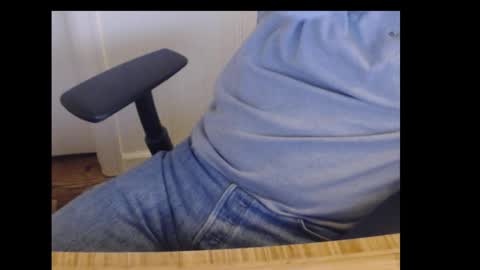 Snapshot of robidan6923 chatting on February 24, 2:04 pm robidan6923 online show from February 24, 2:04 pm