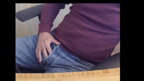 Snapshot of robidan6923 chatting on February 27, 2:32 pm robidan6923 online show from February 27, 2:32 pm