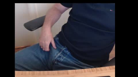 Snapshot of robidan6923 chatting on September 17, 12:51 pm robidan6923 online show from September 17, 12:51 pm