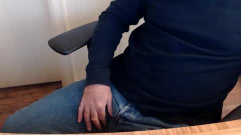 Snapshot of robidan6923 chatting on October 28, 2:31 pm robidan6923 online show from October 28, 2:31 pm