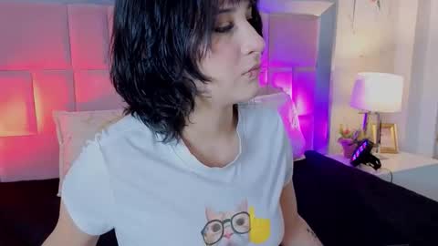 Snapshot of robinbennett chatting on June 7, 12:31 pm robin D online show from June 7, 12:31 pm