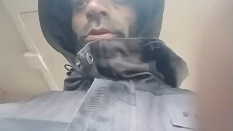 R online show from March 6, 5:20 pm