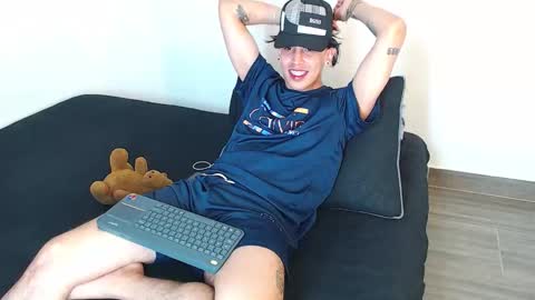 Snapshot of robisson_zack chatting on September 30, 1:21 am Robisson Zack online show from September 30, 1:21 am