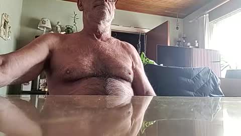 Snapshot of robke1966 chatting on March 16, 9:57 am robke1966 online show from March 16, 9:57 am