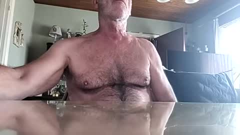 Snapshot of robke1966 chatting on March 26, 9:26 am robke1966 online show from March 26, 9:26 am