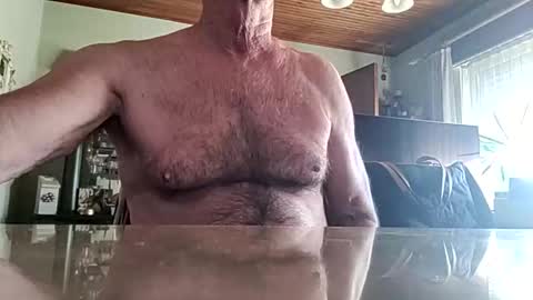 Snapshot of robke1966 chatting on April 8, 6:02 am robke1966 online show from April 8, 6:02 am