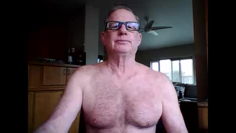 robo0000 online show from March 3, 7:31 pm