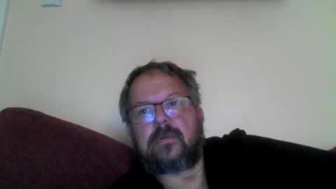Snapshot of robxx32 chatting on June 9, 6:25 am robxx32 online show from June 9, 6:25 am