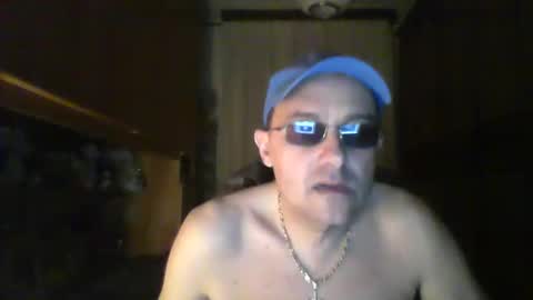 Snapshot of roby360 chatting on April 4, 6:49 pm robertino online show from April 4, 6:49 pm