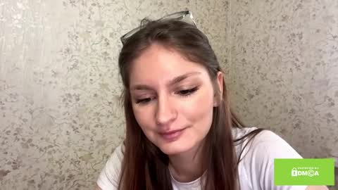 robynsentinella online show from February 9, 3:32 am