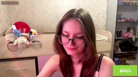 robynsentinella online show from March 9, 3:10 am