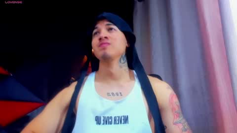 Snapshot of rocco_santos chatting on June 2, 6:32 pm rocco_santos online show from June 2, 6:32 pm