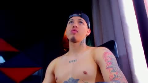 Snapshot of rocco_santos chatting on June 22, 6:38 pm rocco_santos online show from June 22, 6:38 pm