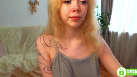 Snapshot of rochelle_dolly chatting on May 22, 4:23 pm rochelle_dolly online show from May 22, 4:23 pm