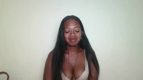 Snapshot of rochellinah chatting on May 6, 6:13 pm rochellinah online show from May 6, 6:13 pm