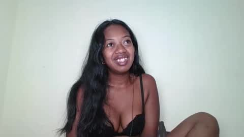 Snapshot of rochellinah chatting on May 21, 11:39 am rochellinah online show from May 21, 11:39 am