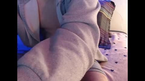 Snapshot of rocka_xx chatting on December 27, 12:01 pm rocka xx online show from December 27, 12:01 pm