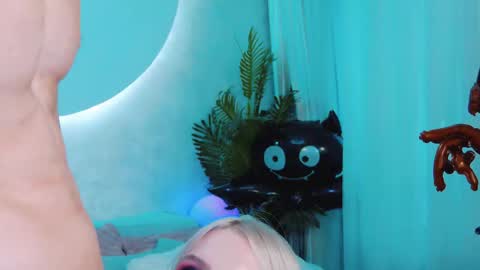 Snapshot of rockstarsgames chatting on October 25, 10:34 am Lina and Den online show from October 25, 10:34 am