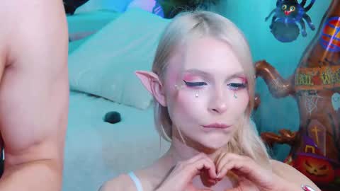 Snapshot of rockstarsgames chatting on October 27, 11:03 am Lina and Den online show from October 27, 11:03 am