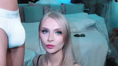 Snapshot of rockstarsgames chatting on November 2, 11:34 am Lina and Den online show from November 2, 11:34 am