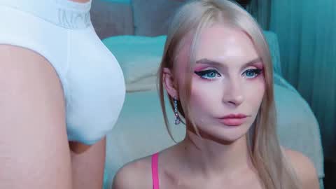 Snapshot of rockstarsgames chatting on November 9, 11:08 am Lina and Den online show from November 9, 11:08 am