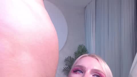 Snapshot of rockstarsgames chatting on November 24, 5:51 am Lina and Den online show from November 24, 5:51 am