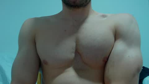 Snapshot of rocky_muscle chatting on May 11, 4:18 am rocky muscle online show from May 11, 4:18 am