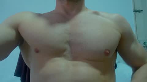 Snapshot of rocky_muscle chatting on May 18, 8:36 pm rocky muscle online show from May 18, 8:36 pm