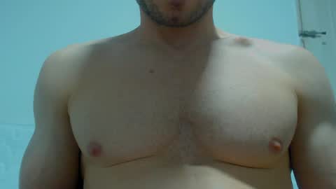 Snapshot of rocky_muscle chatting on May 21, 12:39 am rocky muscle online show from May 21, 12:39 am