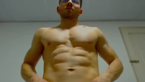 Snapshot of rocky_muscle chatting on June 10, 12:33 am rocky muscle online show from June 10, 12:33 am