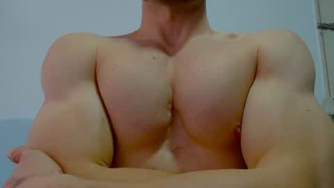 Snapshot of rocky_muscle chatting on July 1, 7:57 pm rocky muscle online show from July 1, 7:57 pm