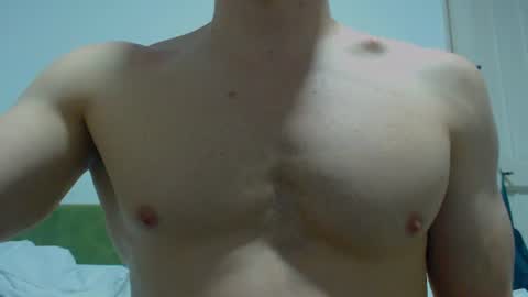 Snapshot of rocky_muscle chatting on July 28, 4:52 am rocky muscle online show from July 28, 4:52 am