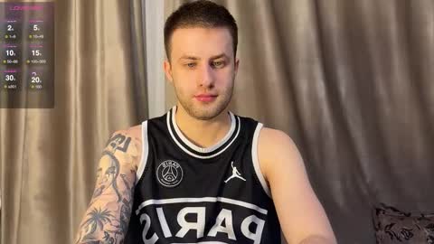 Snapshot of rodrigoveira chatting on November 7, 10:43 pm Rodrigo online show from November 7, 10:43 pm