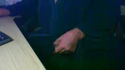 Snapshot of roger_peter chatting on February 26, 4:03 am roger_peter online show from February 26, 4:03 am