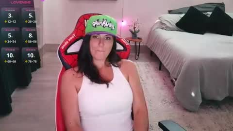 Snapshot of rogues_gambitxo chatting on June 16, 9:06 pm rogues_gambitxo online show from June 16, 9:06 pm