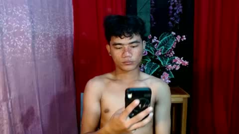 Snapshot of roianboyyy chatting on June 22, 12:24 am roianboyyy online show from June 22, 12:24 am