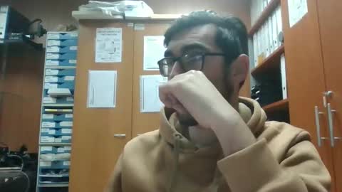 Snapshot of roketero93 chatting on February 25, 9:19 am roktero 90 online show from February 25, 9:19 am