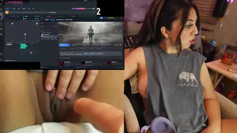 Snapshot of roknblaze chatting on October 24, 3:03 am Rok-N-Blaze online show from October 24, 3:03 am