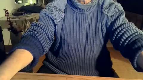 Snapshot of rolandloser1000 chatting on January 28, 5:14 pm rolandloser1000 online show from January 28, 5:14 pm