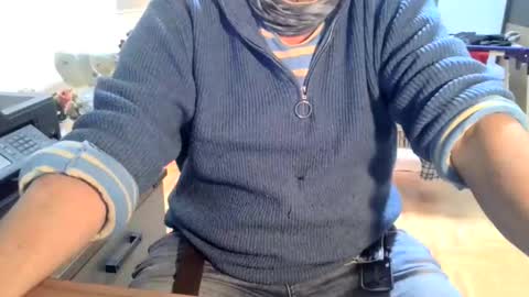 Snapshot of rolandloser1000 chatting on February 4, 5:12 pm rolandloser1000 online show from February 4, 5:12 pm