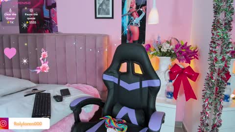 Snapshot of rolyloren chatting on December 7, 5:09 pm Marcela online show from December 7, 5:09 pm