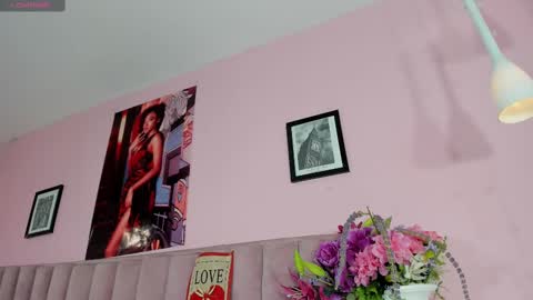 Snapshot of rolyloren chatting on February 24, 7:41 pm Marcela online show from February 24, 7:41 pm