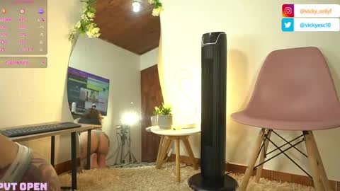 Diego and Vicky    online show from June 7, 3:54 am