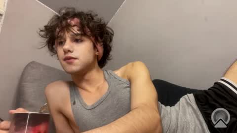 roma_shyguy_ online show from April 27, 10:19 pm