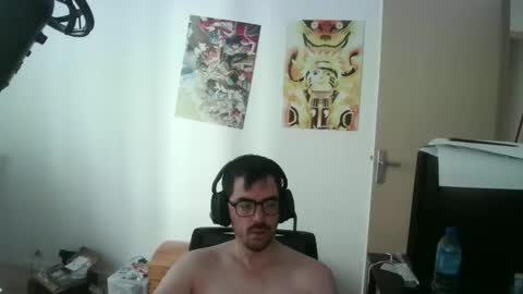 Snapshot of romainb72 chatting on May 27, 7:16 am romainb72 online show from May 27, 7:16 am