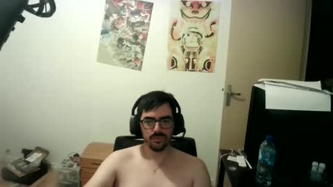 Snapshot of romainb72 chatting on June 2, 10:34 pm romainb72 online show from June 2, 10:34 pm