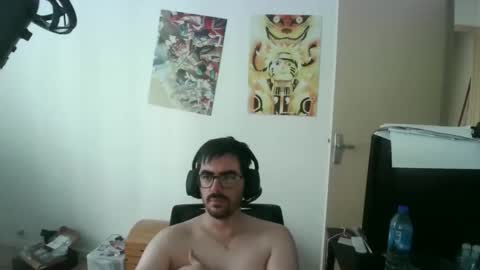 Snapshot of romainb72 chatting on June 5, 7:47 am romainb72 online show from June 5, 7:47 am