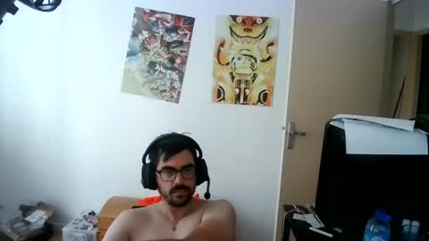 Snapshot of romainb72 chatting on June 20, 10:18 am romainb72 online show from June 20, 10:18 am