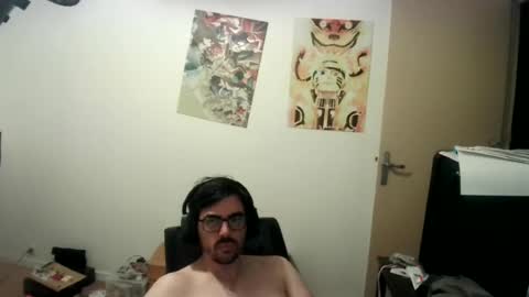 Snapshot of romainb72 chatting on August 7, 12:01 am romainb72 online show from August 7, 12:01 am