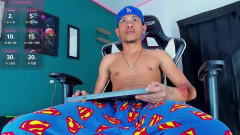 Snapshot of romancartier_ chatting on March 5, 3:40 am Roman Cartier online show from March 5, 3:40 am